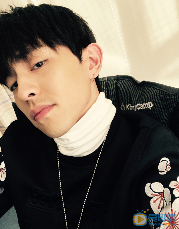 歡樂頌2謝童是誰演的？謝童扮演者鄧倫個人資料生活寫真照欣賞