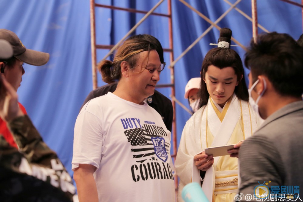 思美人將播 小屈原易烊千璽幕後拍攝花絮照曝光