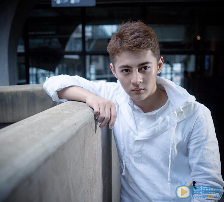 周駿超個人資料簡介 周駿超寫真照