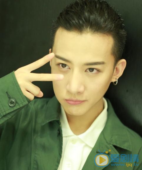 鳳囚凰柳色是誰演的？鳳囚凰柳色扮演者盧卓個人資料、寫真及生活照欣賞