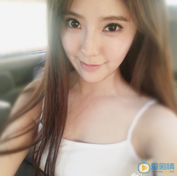 繁星四月李寶英是誰演的？李寶英扮演者趙奕歡個人資料生活私照欣賞