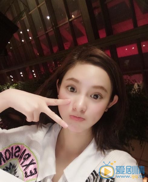 巴清傳巴七芙是誰？巴七芙扮演者彭小苒個人資料、寫真及生活照欣賞