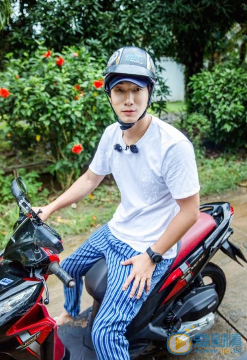 鳴鴻傳沈十五是誰演的？沈十五扮演者張亮個人資料、寫真及生活照欣賞