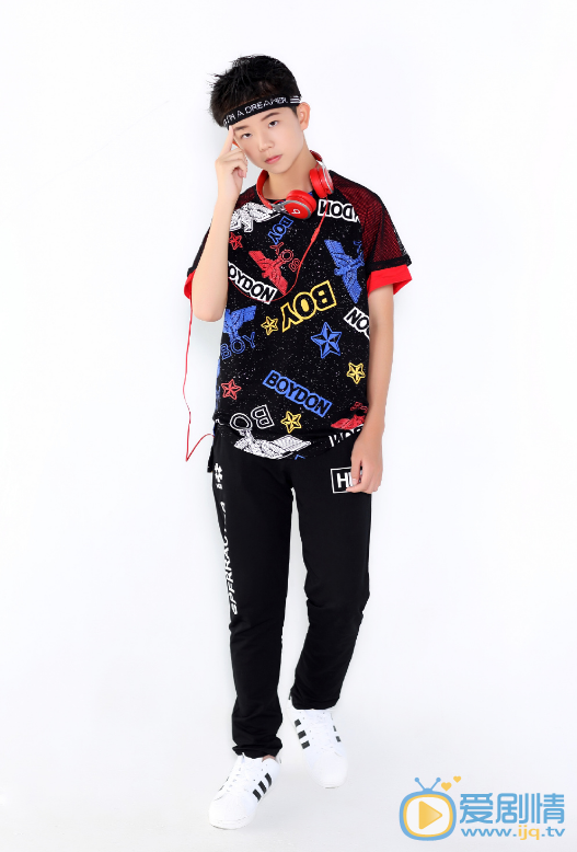 賀加個人資料簡介 賀加演藝經歷 賀加帥氣寫真圖片