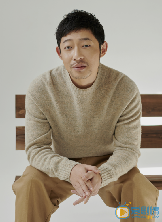 韓立個人資料簡介 韓立演藝經歷 韓立帥氣寫真 