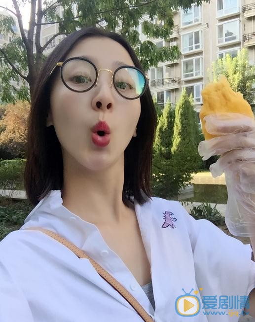 遇見愛情的利先生紀智珍是誰扮演的？紀智珍扮演者葉青個人資料、寫真及生活照欣賞