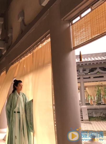 鳳囚凰柳色是誰演的？鳳囚凰柳色扮演者盧卓個人資料、寫真及生活照欣賞