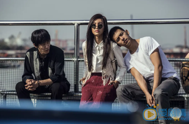 抵達之謎劇情介紹 抵達之謎劇照