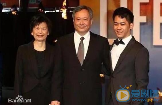 李淳個人資料簡介 李淳和父母合照