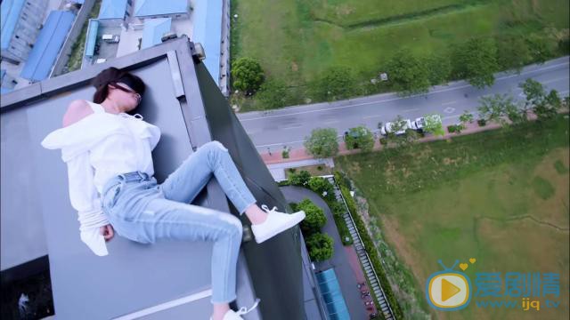 歸還世界給你到底是誰綁架了沈憶恩？他這么做的目的是什麼？