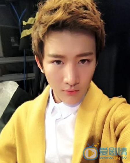 鳳囚凰柳色是誰演的？鳳囚凰柳色扮演者盧卓個人資料、寫真及生活照欣賞