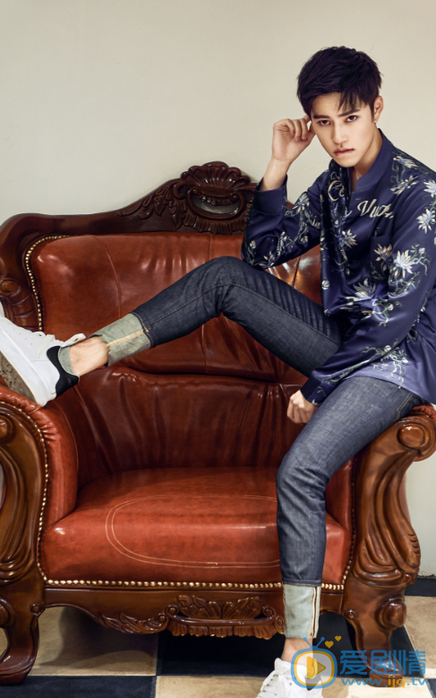 梁雪峰個人資料簡介 梁雪峰演藝經歷 梁雪峰帥氣寫真圖片