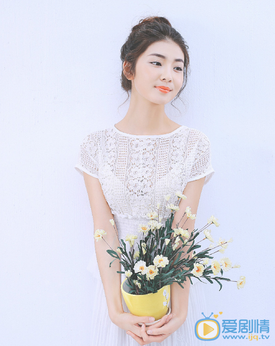  微微一笑很傾城孟逸然是誰扮演的？孟逸然扮演者馬春瑞個人資料及寫真生活照欣賞