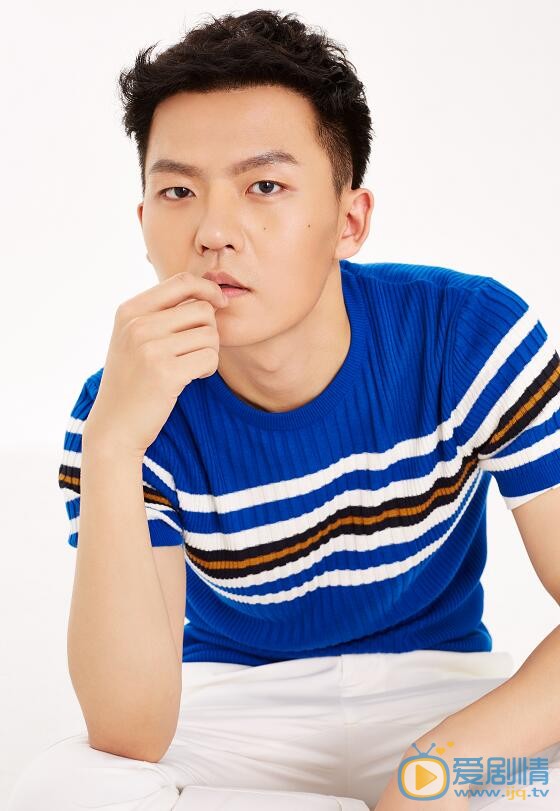 武麟個人資料簡介 武麟個人經歷及家庭背景介紹 武麟寫真圖片照