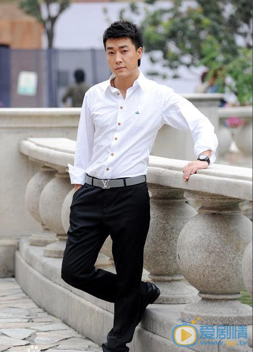 正陽門下小女人範金友是誰扮演的？範金友扮演著喬大韋個人資料、寫真生活照