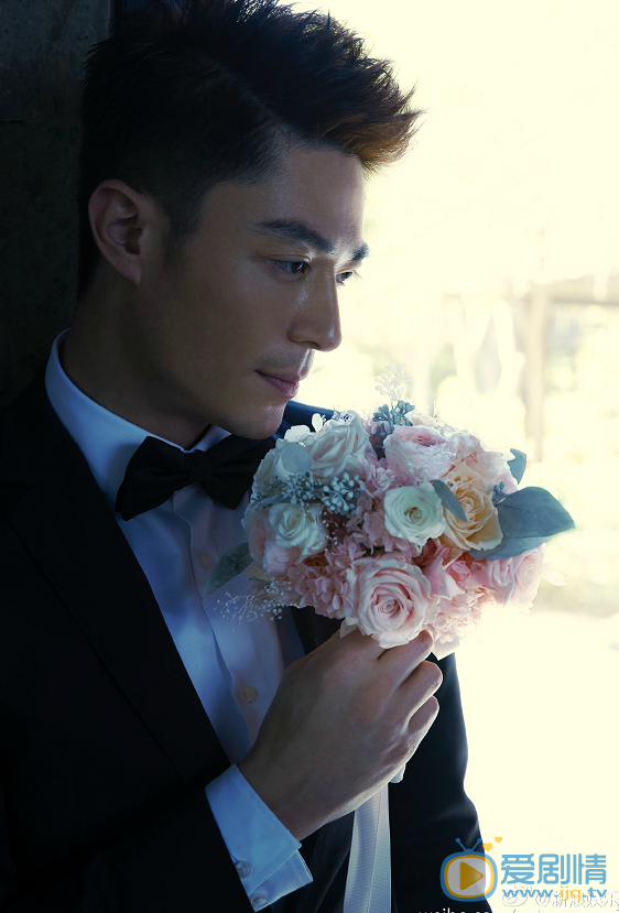 林心如霍建華婚紗照首度曝光 畫風唯美甜蜜虐狗