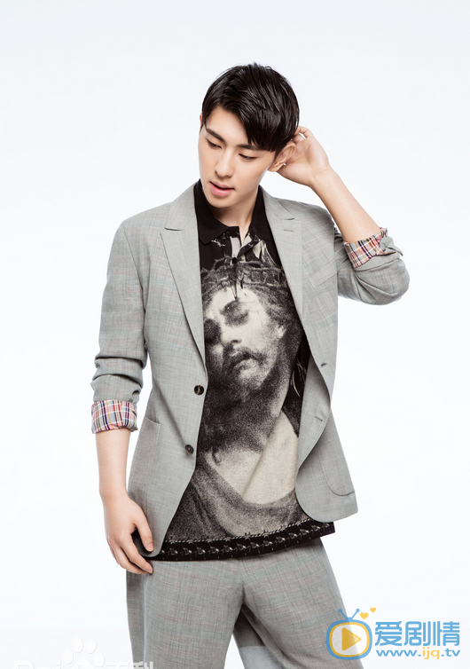 歡樂頌2謝童是誰演的？謝童扮演者鄧倫個人資料生活寫真照欣賞