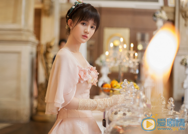 半妖傾城中聶傾心的扮演者是誰？聶傾心扮演者成梓寧個人資料及寫真生活照欣賞