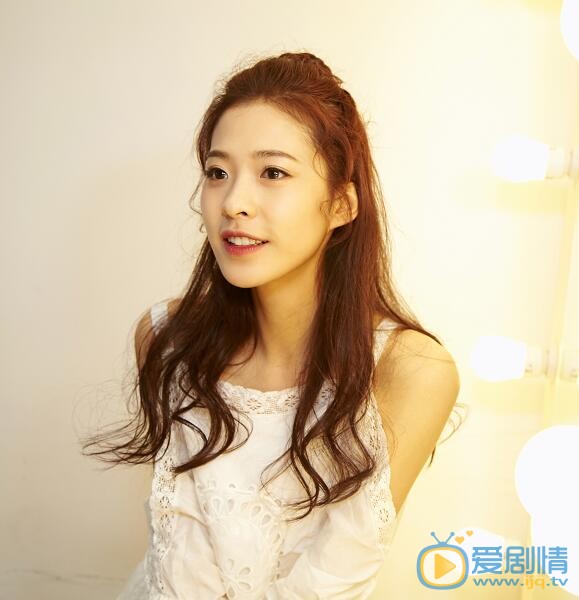 將軍在上秋華是誰演的?秋華扮演者王瑄個人資料及生活寫真照欣賞