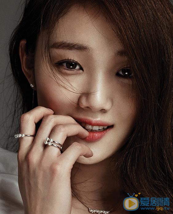 《舉重妖精金福珠》金福珠是是誰扮演的？金福珠扮演者李聖經個人資料、寫真及生活照欣賞