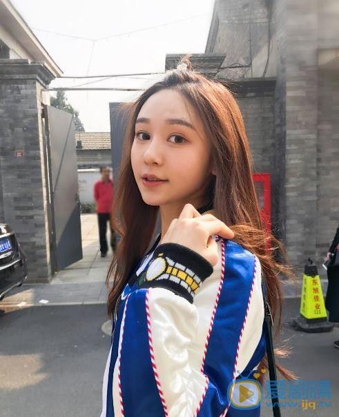 兒科醫生蓋艷艷是誰演的？蓋艷艷扮演者胡睿個人資料、寫真及生活照欣賞