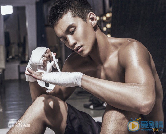 政委中余庚揚的扮演者是誰？余庚揚扮演者王冠個人資料簡介