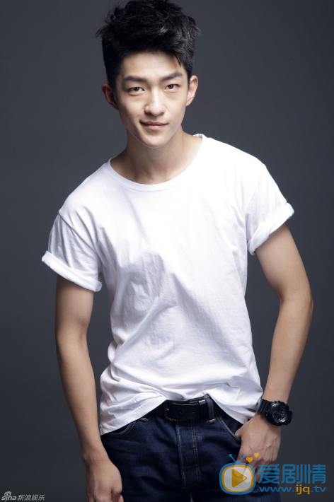 獨步天下多爾袞是誰演的?多爾袞扮演者屈楚蕭個人資料及生活寫真照欣賞