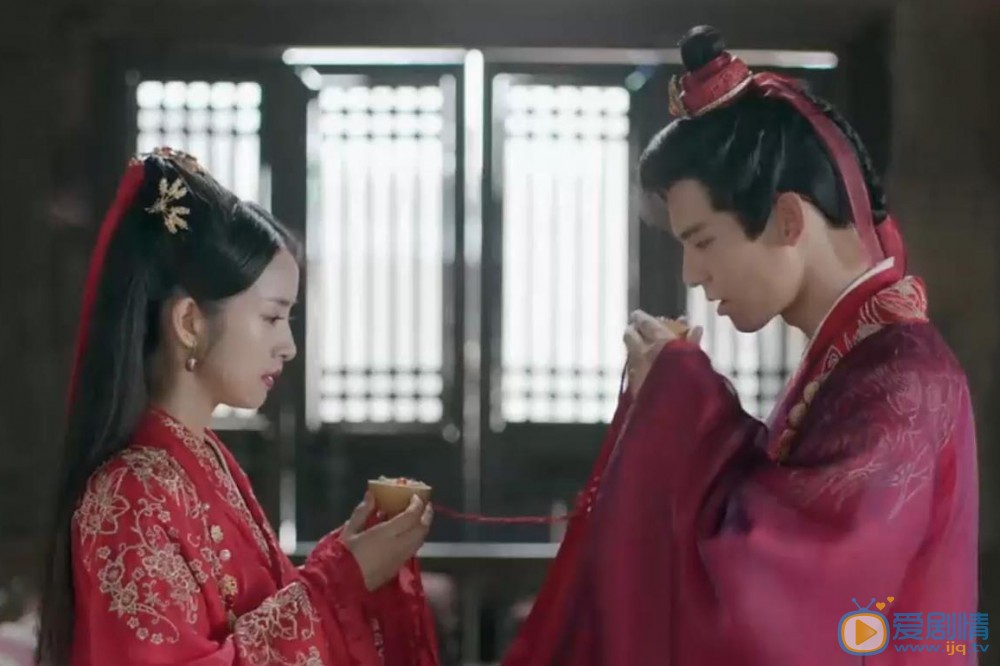 小女花不棄中最後誰當了皇帝？