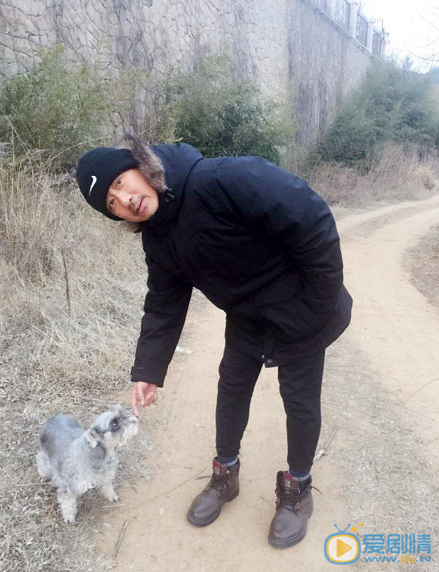  歡樂頌2安迪的父親魏國強是誰演的？魏國強扮演者丁勇岱個人資料簡介