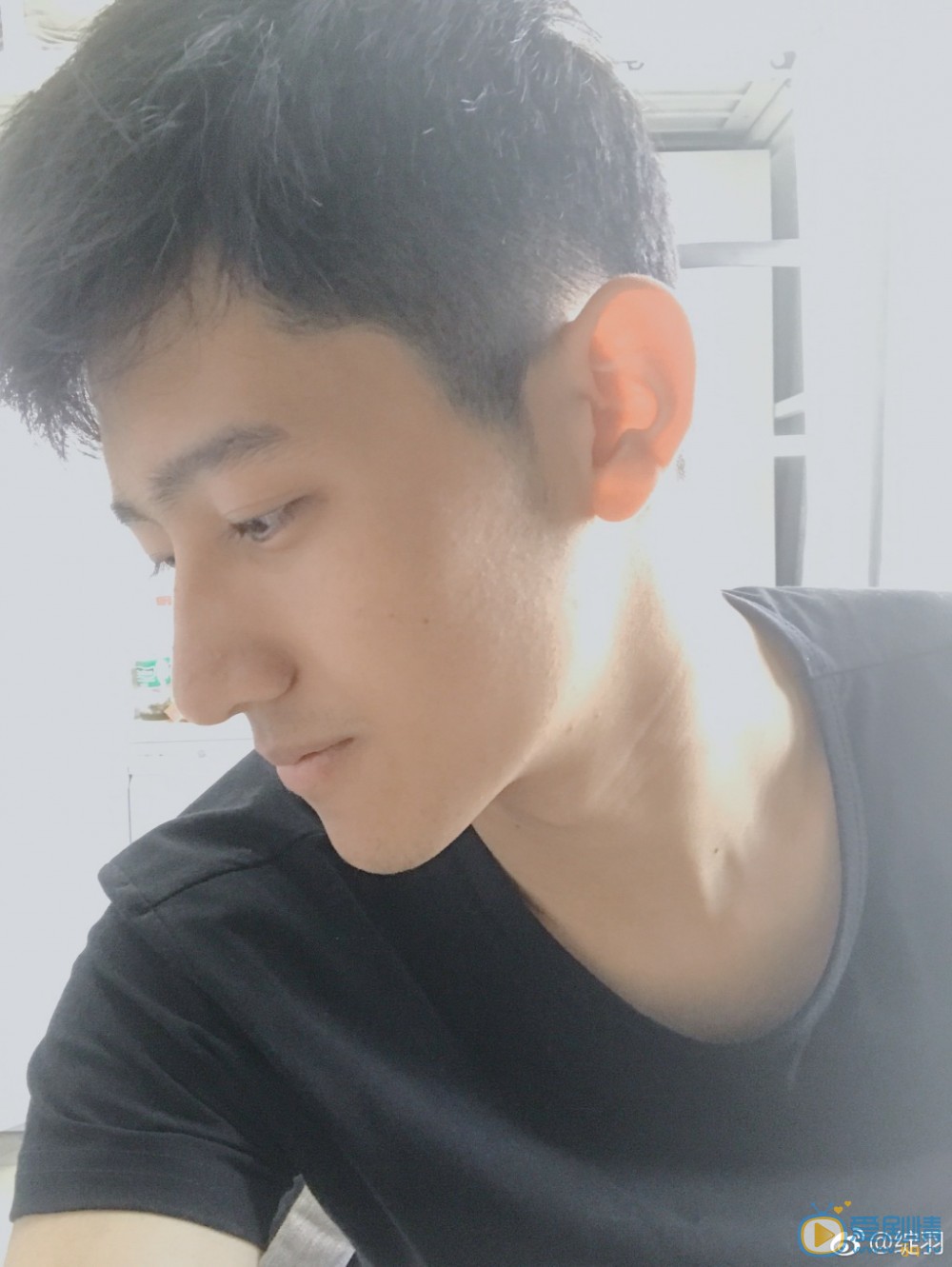 戀愛先生小程皓少年程皓是誰扮演的？小程皓少年程皓扮演者戰宇個人資料、寫真及生活照欣賞