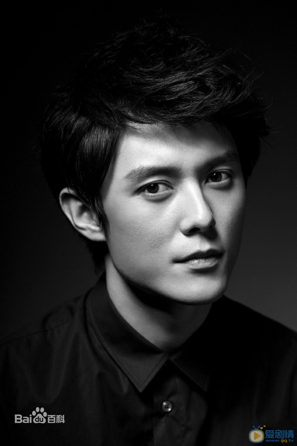 複合大師餘光扮演者張超寫真生活照