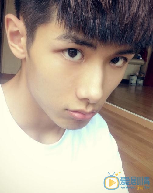 美人為餡穆方城（M）是誰扮演的？穆方城（M）扮演者趙弈欽個人資料、寫真及生活照欣賞