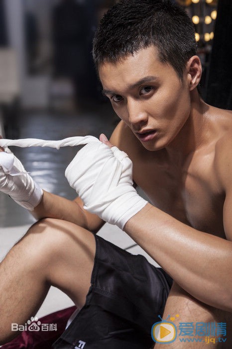 政委中余庚揚的扮演者是誰？余庚揚扮演者王冠個人資料簡介