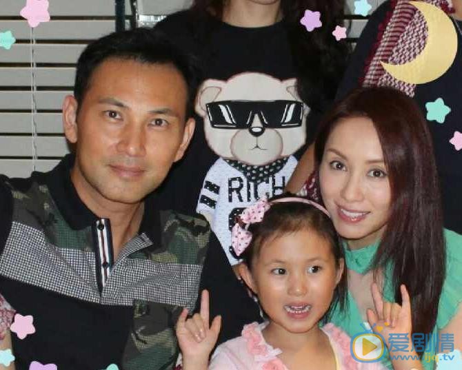 林文龍個人資料簡介 林文龍和老婆郭可盈、女兒合照