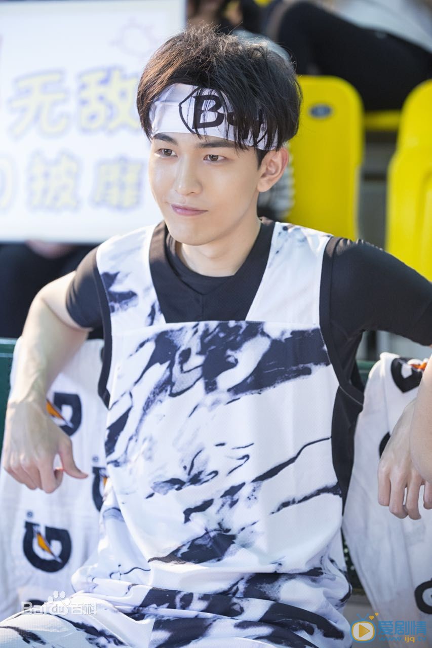 人生若如初相見高紹軒扮演者孔垂楠寫真生活照欣賞