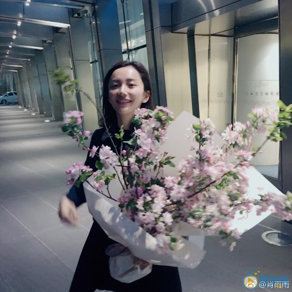 職場是個技術活沈志澤女友小雨扮演者肖雨雨照片欣賞