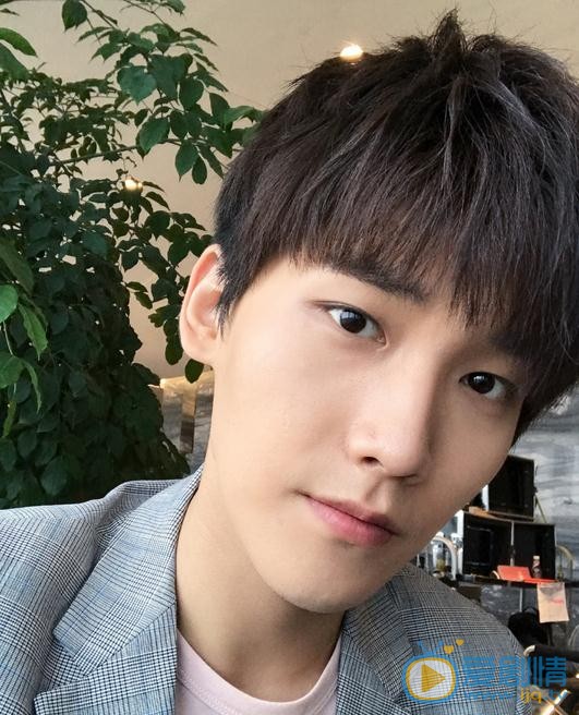 雙世寵妃墨連城是誰扮演的？雙世寵妃墨連城扮演者邢昭林個人資料、寫真及生活照欣賞