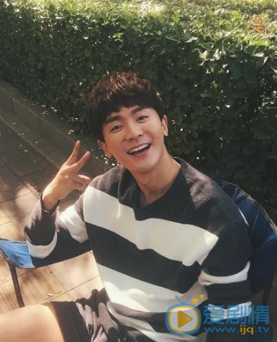 我站在橋上看風景阮旗是誰演的？我站在橋上看風景阮旗扮演者個人資料、寫真及生活照欣賞