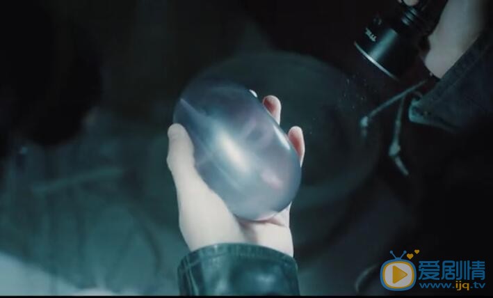 沙海中奇怪的容器里是什麼？容器里裝的什麼東西？