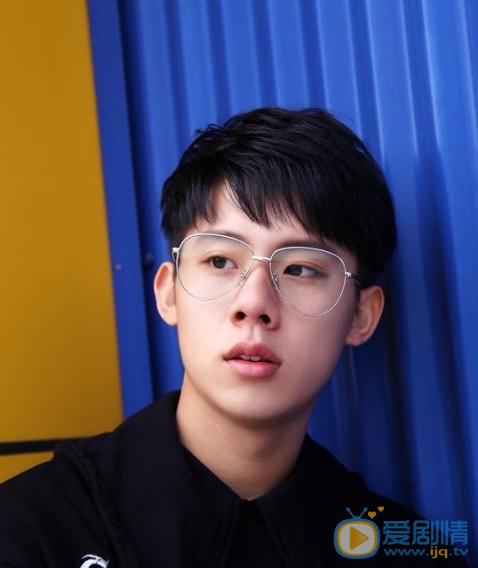 老男孩周洲是誰演的?老男孩周洲扮演者周奇個人資料、寫真及生活照欣賞