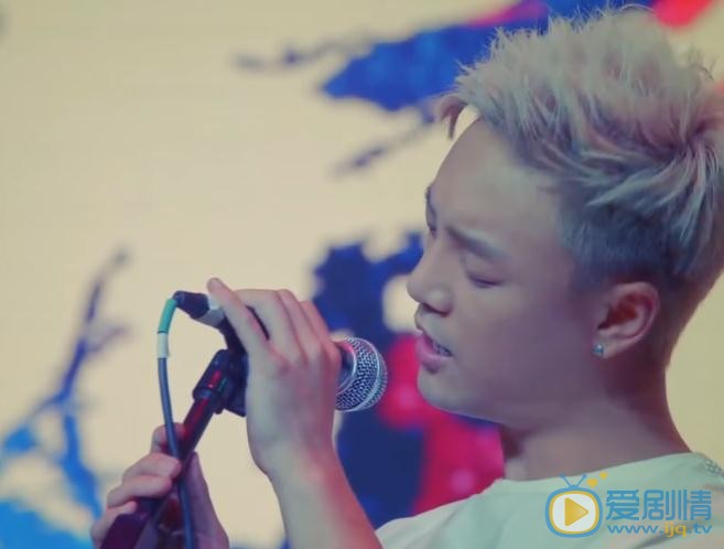 我的體育老師邱楓演唱會唱的是什麼歌？邱楓這首歌是寫給誰的？歌曲歌名歌詞介紹