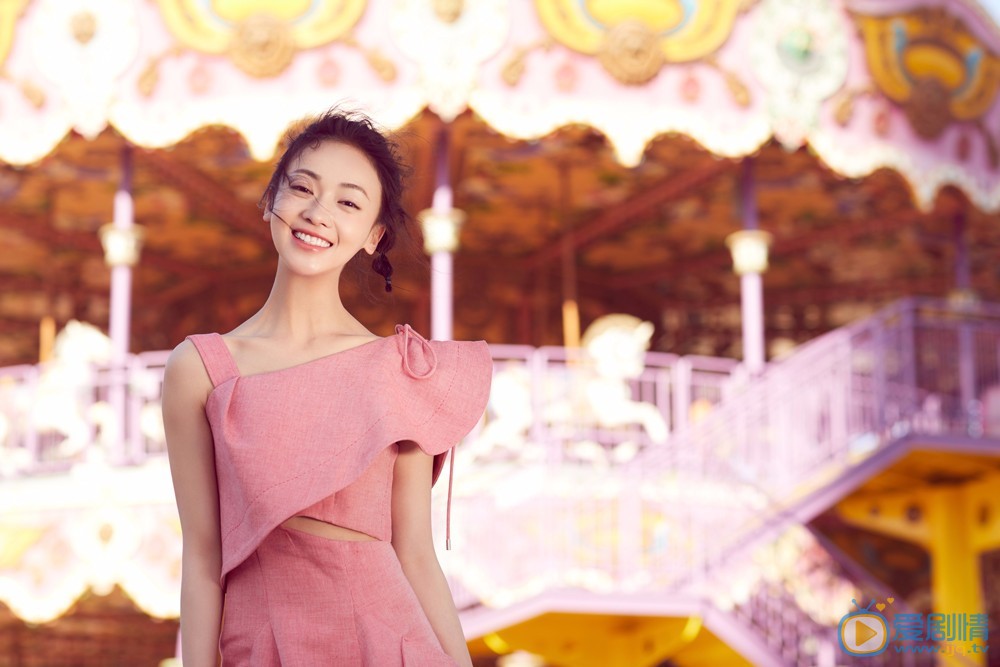 你是我的答案白小鹿是由誰飾演的？她是一個怎樣的人？