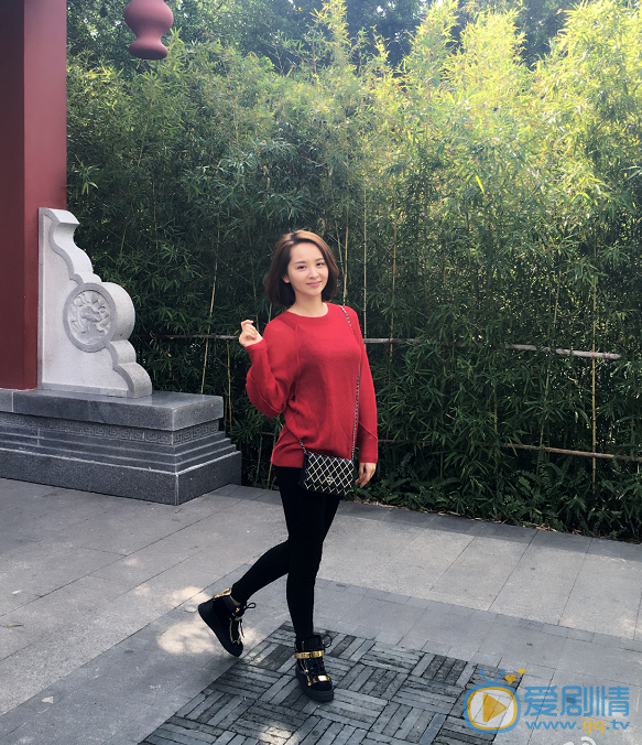 孤芳不自賞張貴妃是誰演的?張貴妃扮演者鄧莎個人資料簡介