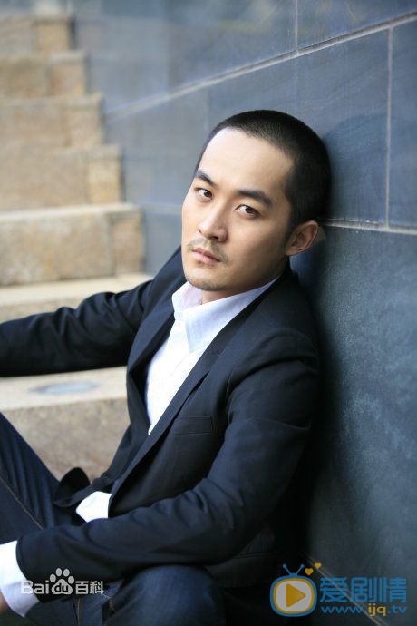 張粟個人資料簡介 張粟家庭背景 張粟寫真生活照