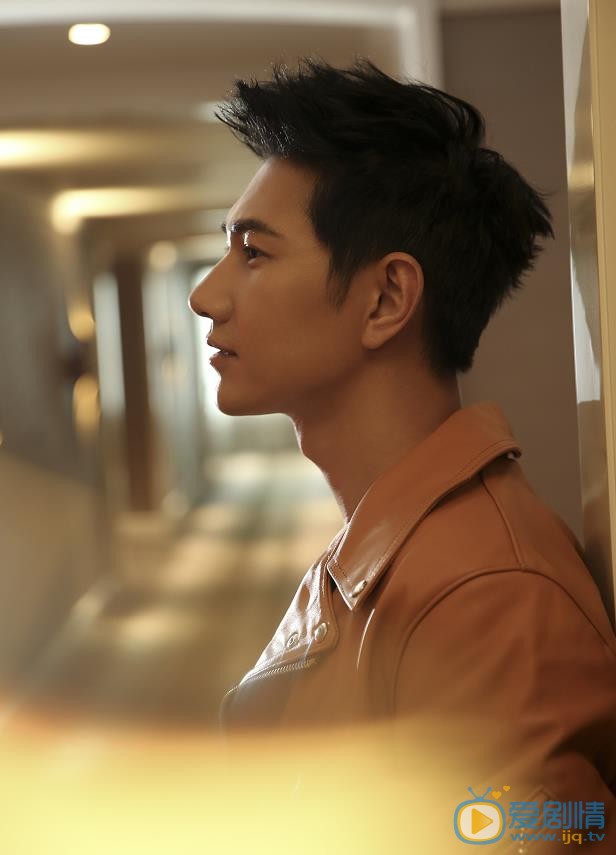 橙紅年代韓進是誰演的？韓進扮演者何明翰個人資料、寫真及生活照欣賞