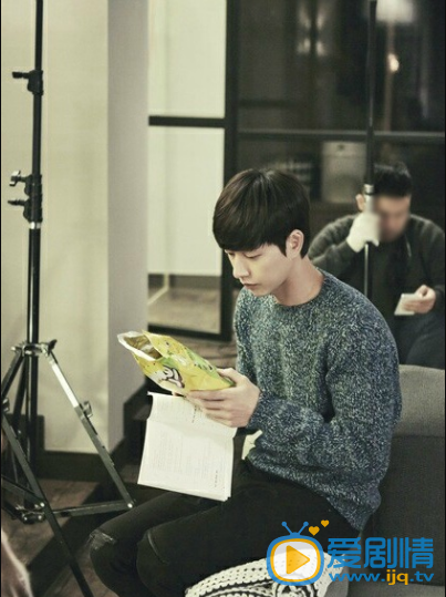 遠得要命的愛情劇照