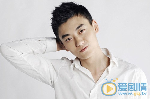 老酒館金小手是誰？他是由誰飾演的？