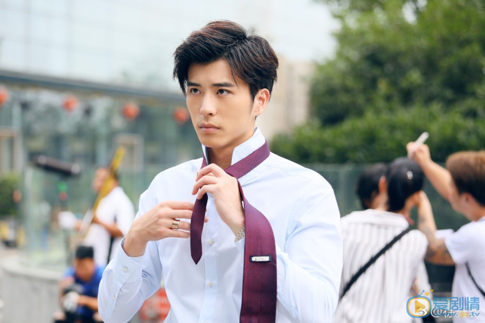 無法擁抱的你崔俊赫是誰演的?崔俊赫扮演者徐開騁個人資料及生活寫真照欣賞