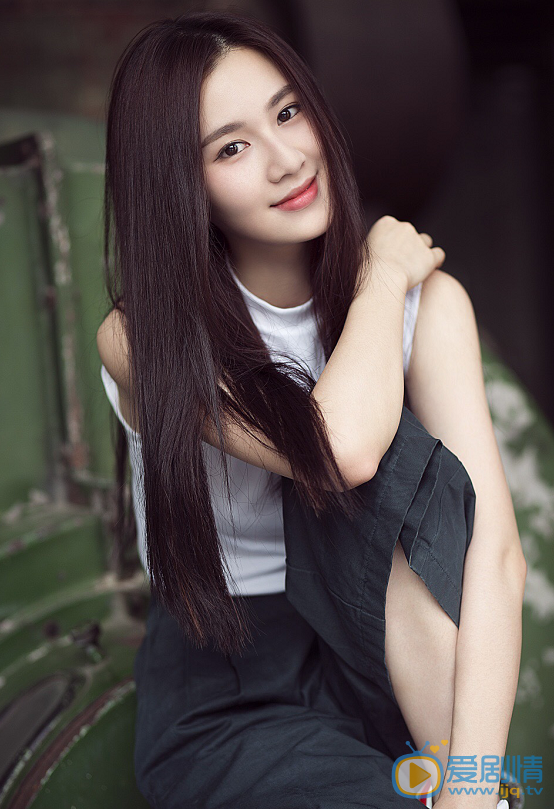  微微一笑很傾城小雨妖妖是誰演的？小雨妖妖扮演者劉穎倫個人資料及寫真生活照欣賞