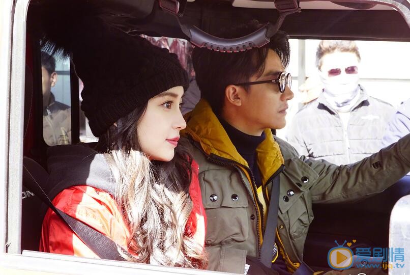  創業時代殺青 Angelababy曝九宮格美照慶祝